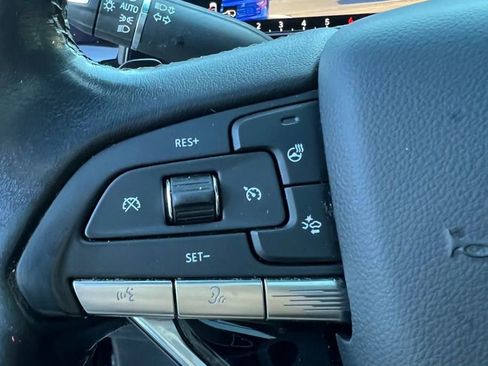 Used 2023 Cadillac Escalade ESV Sport w/ Touring Package image 21