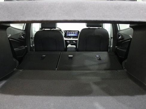 New 2026 Chevrolet Trax LT w/ Sunroof Package image 24