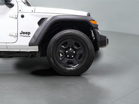 Used 2022 Jeep Wrangler Unlimited Sport AWD/4WD image 7