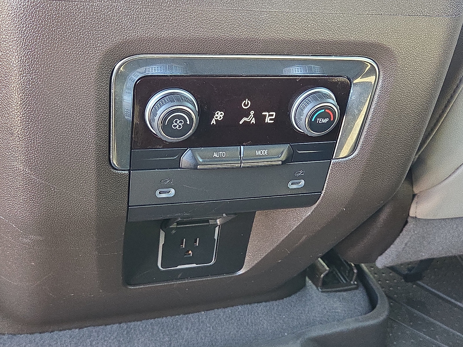 Used 2023 Chevrolet Tahoe LT AWD/4WD image 12