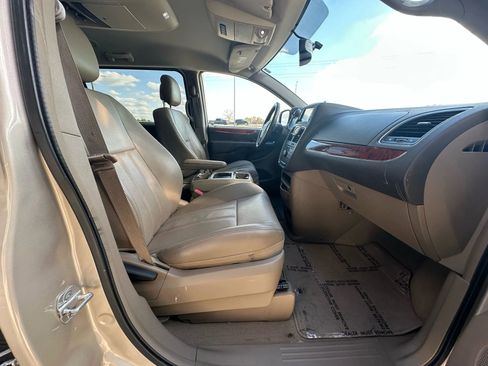 Used 2012 Chrysler Town & Country Touring w/ Entertainment Group #1 image 23