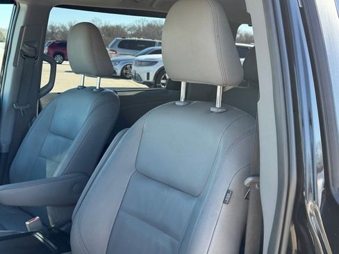 Used 2015 Toyota Sienna XLE image 16
