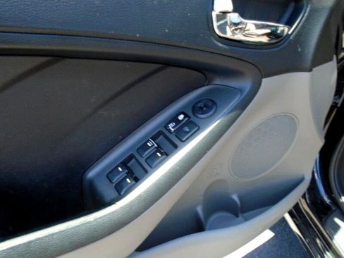 Used 2015 Kia Forte LX image 21