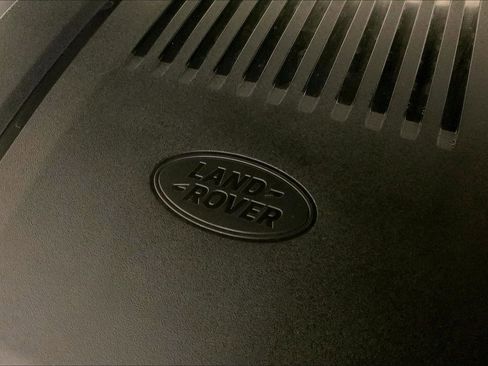 Certified 2025 Land Rover Range Rover SE AWD/4WD image 32