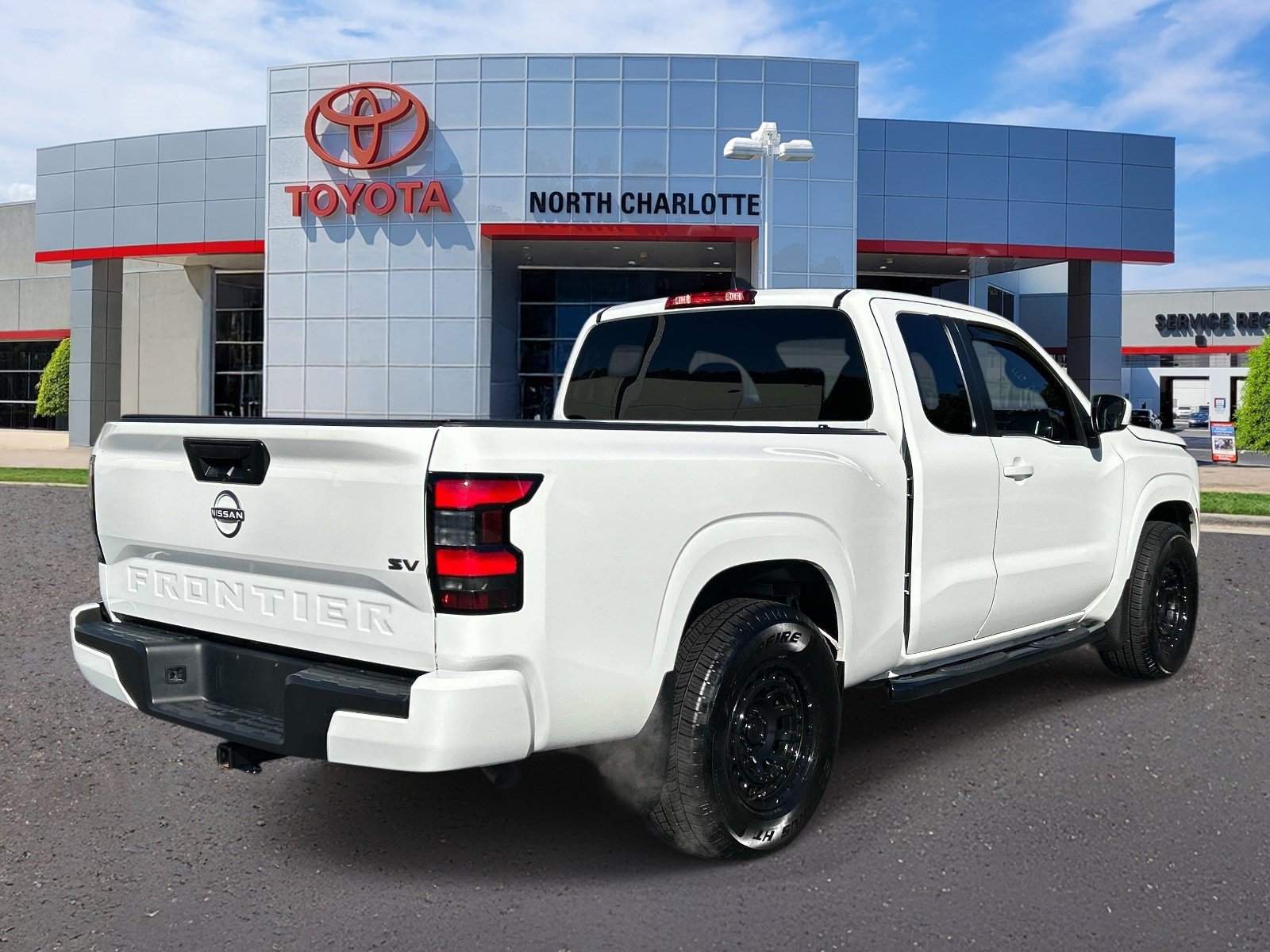 Used 2024 Nissan Frontier SV RWD image 6
