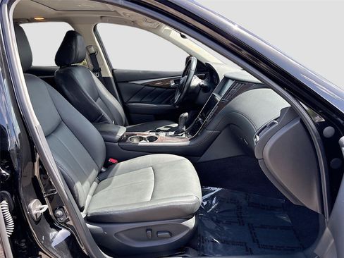 Used 2019 INFINITI Q50 Luxe w/ Cargo Package (L96) RWD image 27