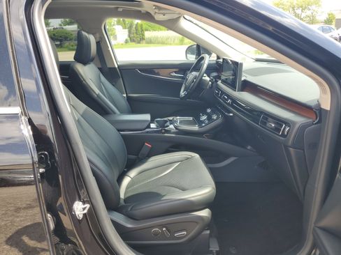 Certified 2023 Lincoln Nautilus Reserve AWD/4WD image 9