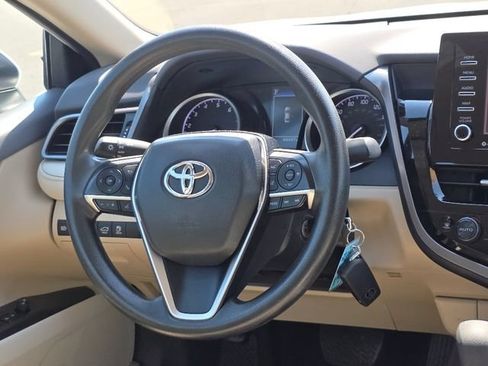 Used 2022 Toyota Camry LE FWD image 19