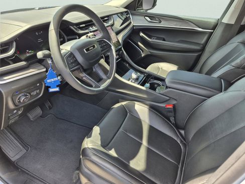 Used 2023 Jeep Grand Cherokee 4WD 4xe w/ Luxury Tech Group II image 21