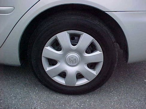 Used 2002 Toyota Camry LE w/ Pkg 2 FWD image 7
