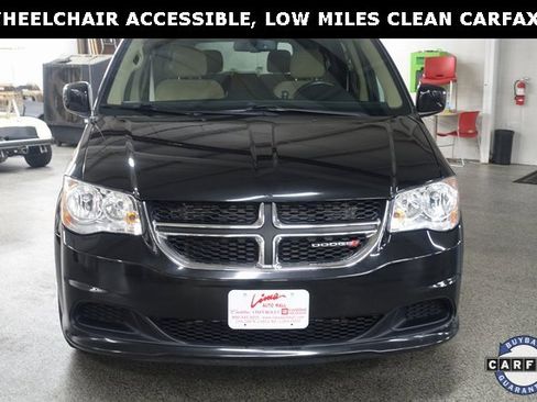 Used 2015 Dodge Grand Caravan SXT w/ UConnect Hands-Free Group image 2