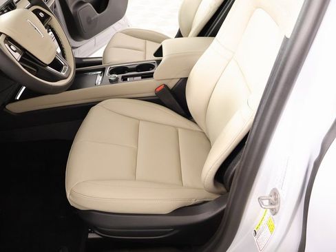 New 2026 Lincoln Corsair Premiere image 12