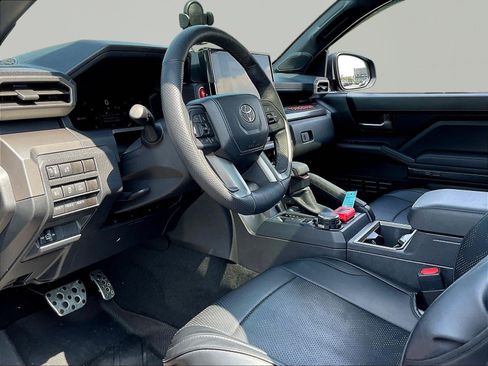 Used 2024 Toyota Tacoma TRD Sport w/ TRD Sport Upgrade Package AWD/4WD image 18