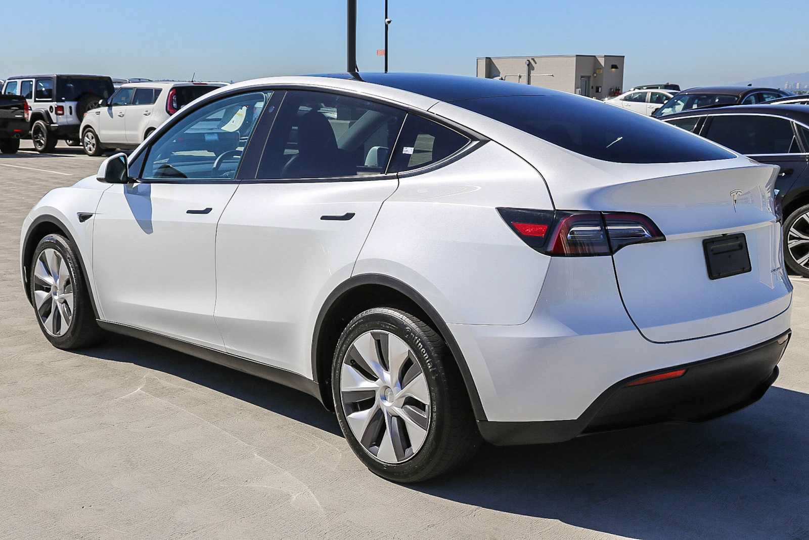 Used 2023 Tesla Model Y Long Range AWD/4WD image 6