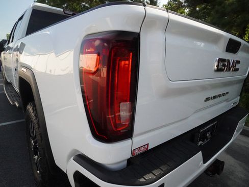 Used 2022 GMC Sierra 2500 AT4 w/ AT4 Preferred Package AWD/4WD image 39