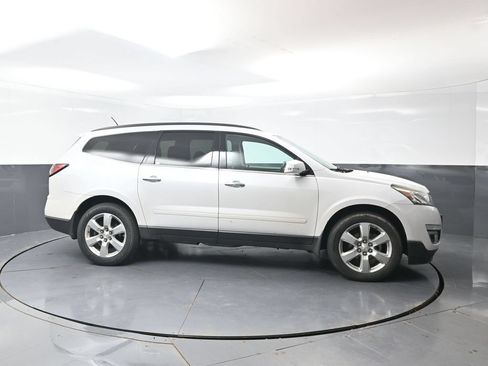 Used 2016 Chevrolet Traverse LT w/ Traveler's Package AWD/4WD image 2