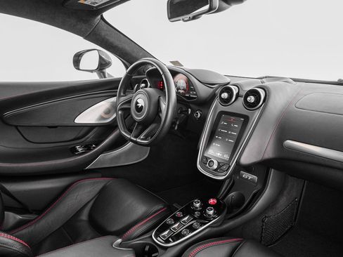 Used 2023 McLaren GT RWD image 31
