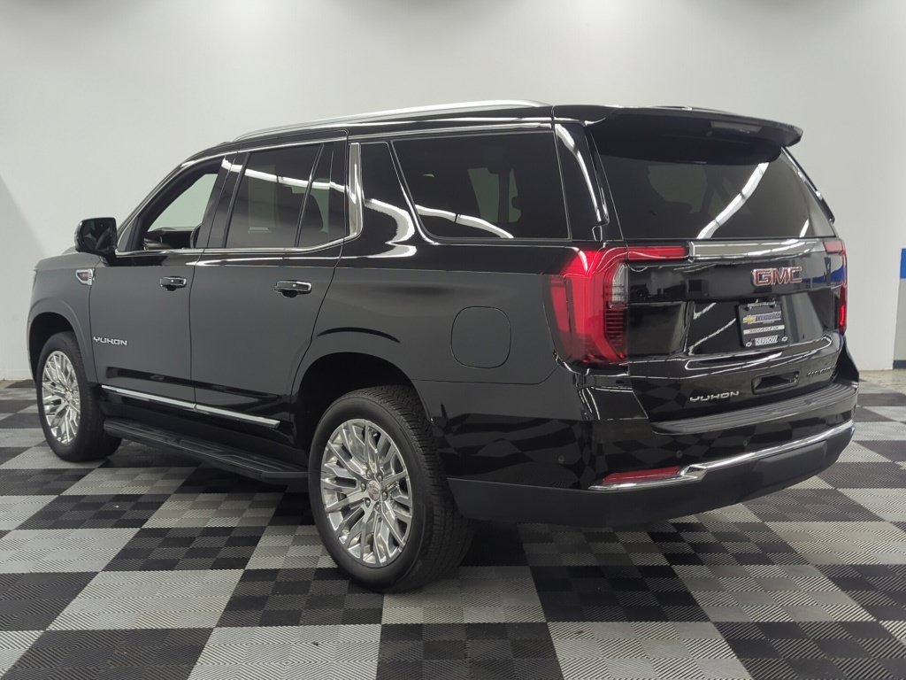 Used 2025 GMC Yukon Elevation AWD/4WD image 6