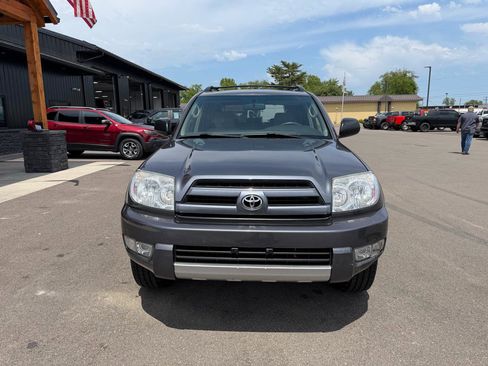 Used 2004 Toyota 4Runner SR5 AWD/4WD image 2