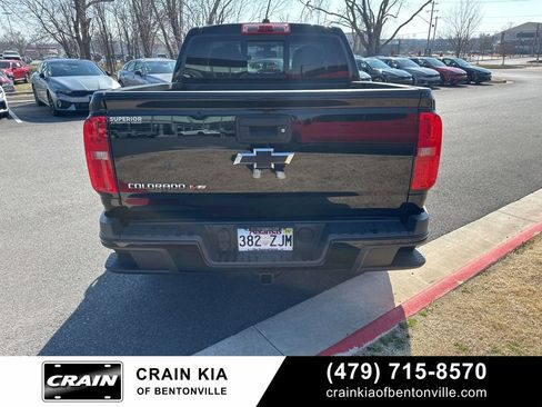 Used 2017 Chevrolet Colorado Z71 w/ Z71 Midnight Edition image 8