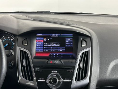 Used 2013 Ford Focus Titanium FWD image 25