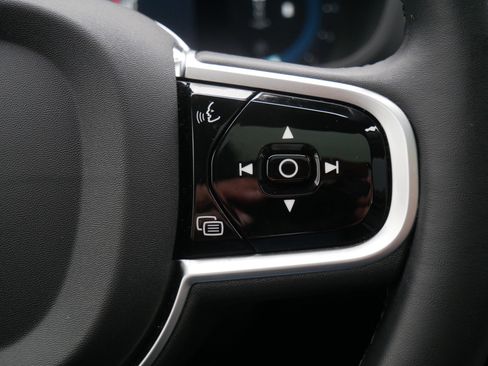 Certified 2025 Volvo XC60 B5 Plus w/ Climate Package image 26