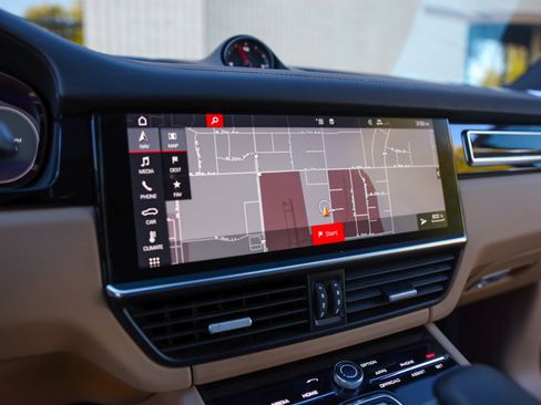 Used 2019 Porsche Cayenne image 10