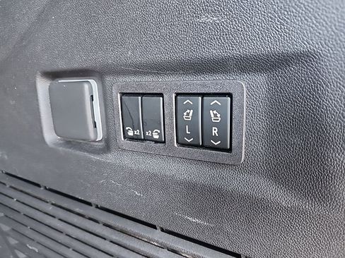 Used 2023 Chevrolet Tahoe LT w/ Luxury Package image 9