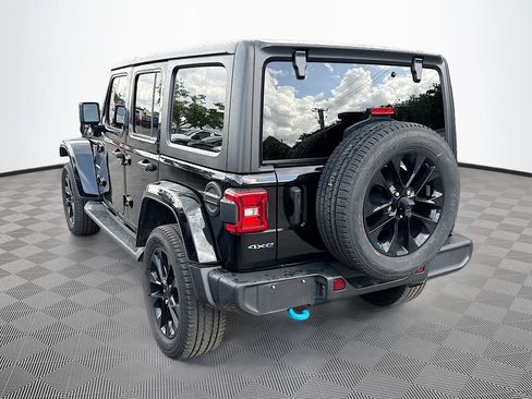 Used 2023 Jeep Wrangler Unlimited Sahara w/ Cold Weather Group AWD/4WD image 8