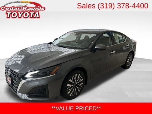 Used 2024 Nissan Altima 2.5 SV w/ SV Premium Package AWD/4WD image 1