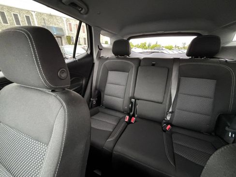 Used 2024 GMC Terrain SLE FWD image 33