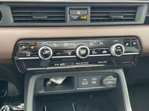 New 2025 Honda Pilot Elite image 24