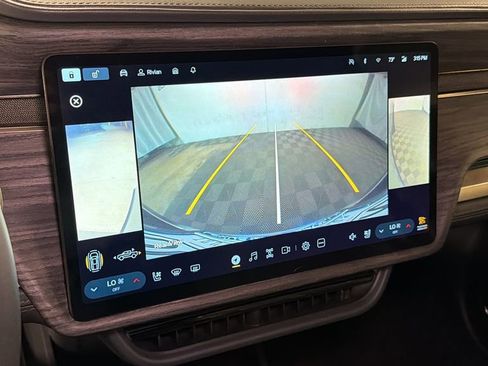 Used 2022 Rivian R1T Launch Edition image 29