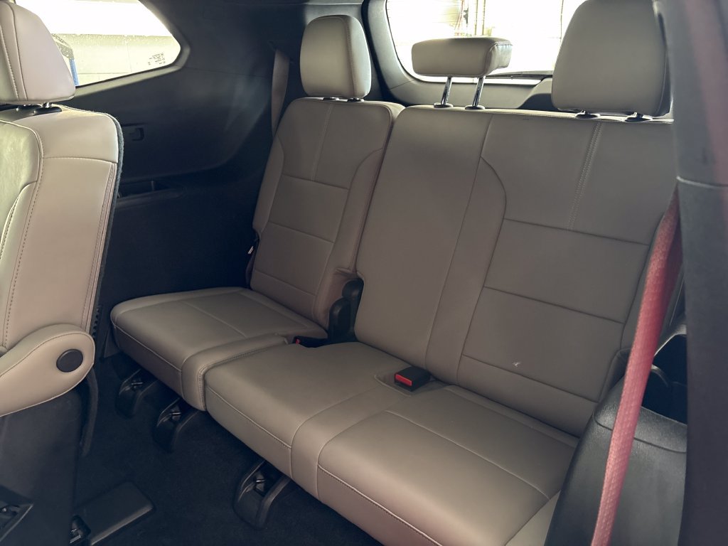 Used 2026 GMC Acadia Elevation w/ Elevation Premium Package FWD image 46