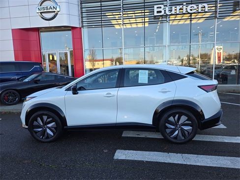 Used 2024 Nissan Ariya FWD image 11