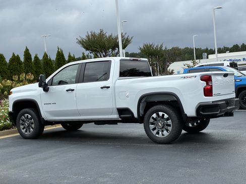 New 2026 Chevrolet Silverado 2500 Custom w/ Custom Value Package AWD/4WD image 10