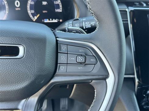 New 2025 Jeep Grand Cherokee L Altitude image 10