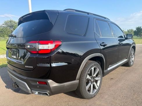 Used 2023 Honda Pilot Touring image 7