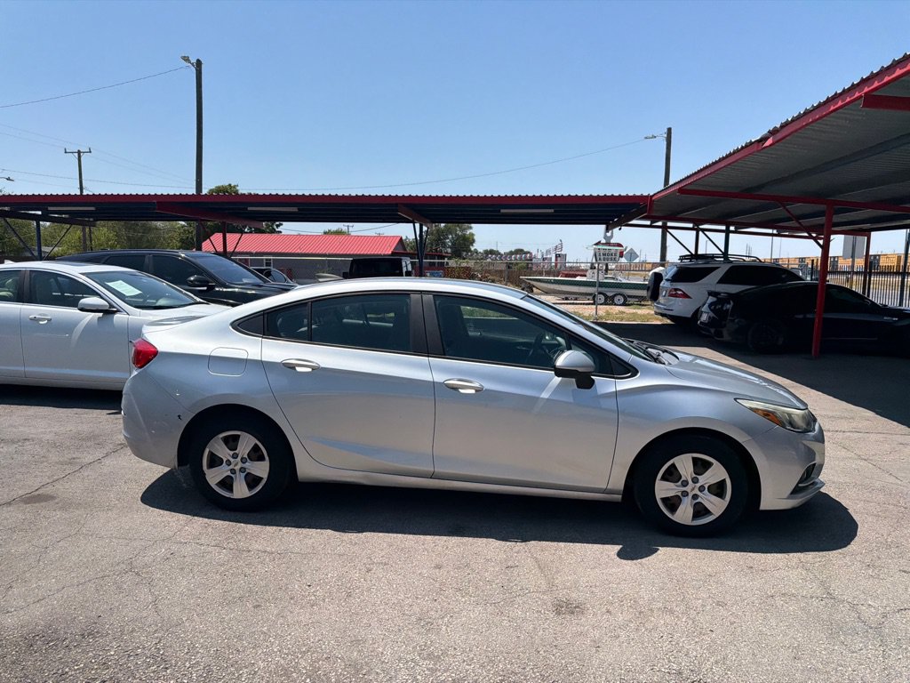 Used 2018 Chevrolet Cruze LS FWD image 29