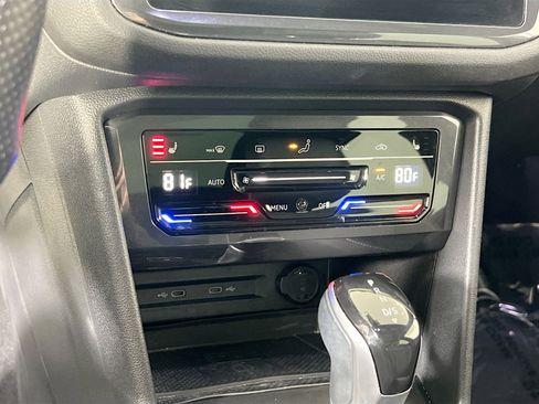 Used 2023 Volkswagen Tiguan SE R-Line image 15