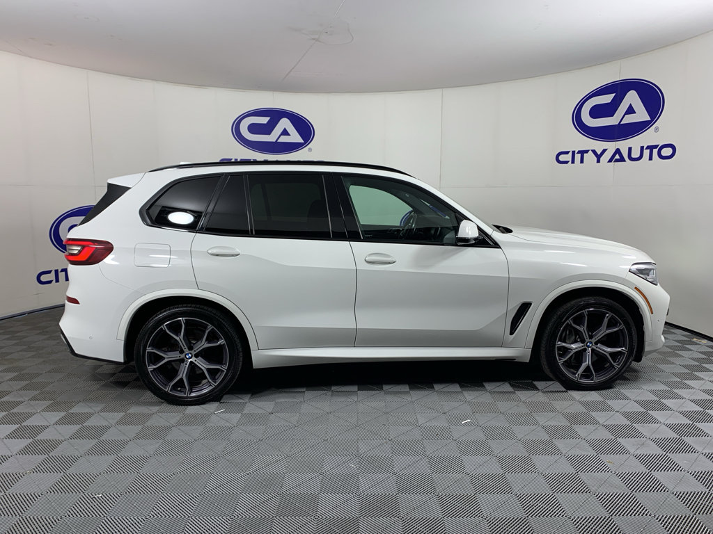 Used 2021 BMW X5 xDrive45e w/ M Sport Package AWD/4WD image 2
