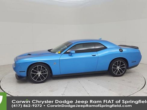 Used 2016 Dodge Challenger R/T Scat Pack w/ Leather Interior Group RWD image 8