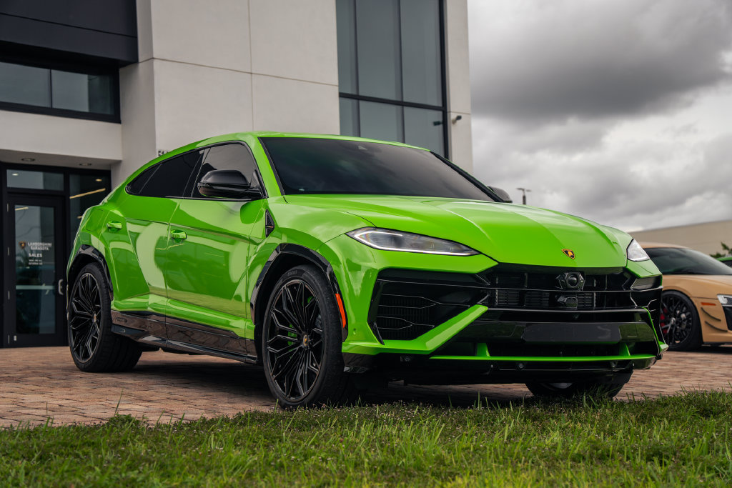 Used 2025 Lamborghini Urus SE AWD/4WD image 7