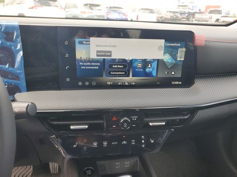 New 2026 Nissan Kicks SR w/ Cold Weather Package FWD image 16