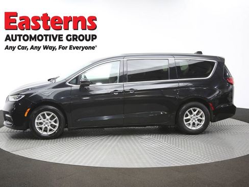 Used 2023 Chrysler Pacifica Touring-L FWD image 61