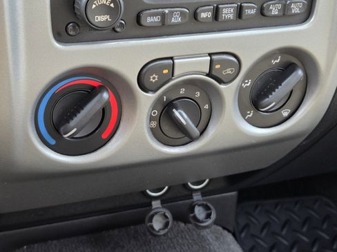 Used 2011 GMC Canyon SLT image 25