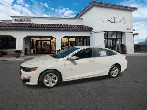 Used 2023 Chevrolet Malibu LT FWD image 4