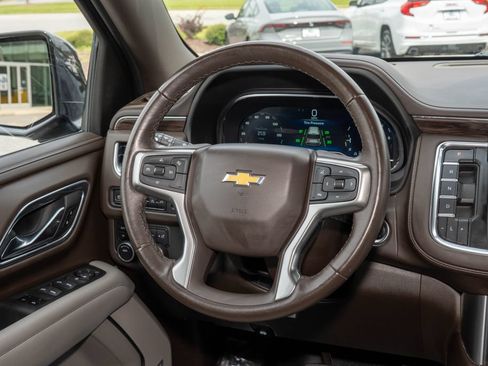 Used 2022 Chevrolet Tahoe LT AWD/4WD image 18