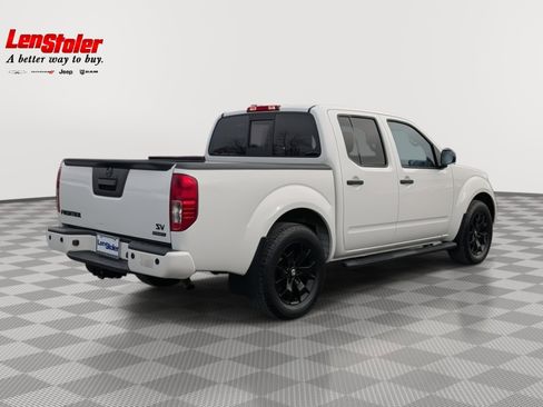 Used 2021 Nissan Frontier SV w/ Midnight Edition Floor Mats image 5