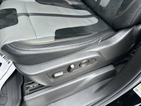 Used 2025 Chevrolet Silverado 1500 LTZ image 22